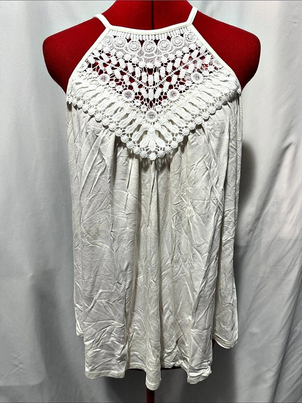 ISERMED White Lace Neck Tank Top Size Large NWT